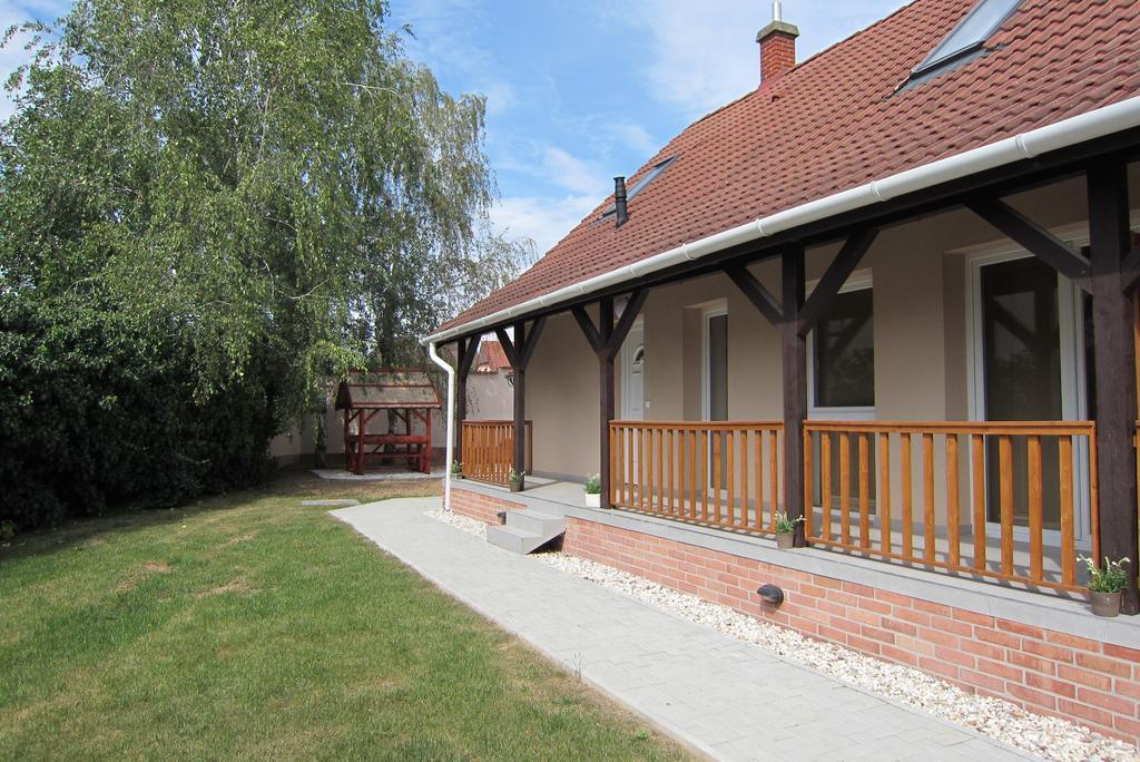 Appartement Mezzanine Хевіз Екстер'єр фото